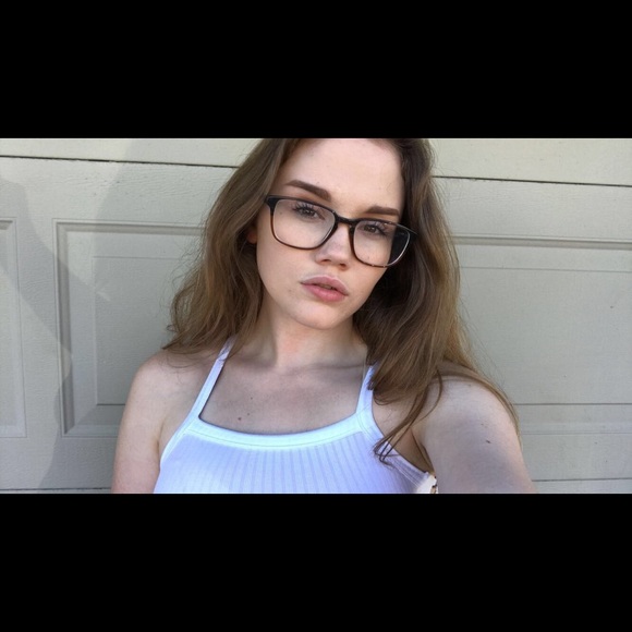 Meet your Posher, Catherine - Picture 1 of 1